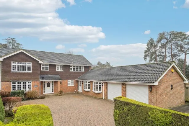 Manor Close, Penn, HP10, photo 1