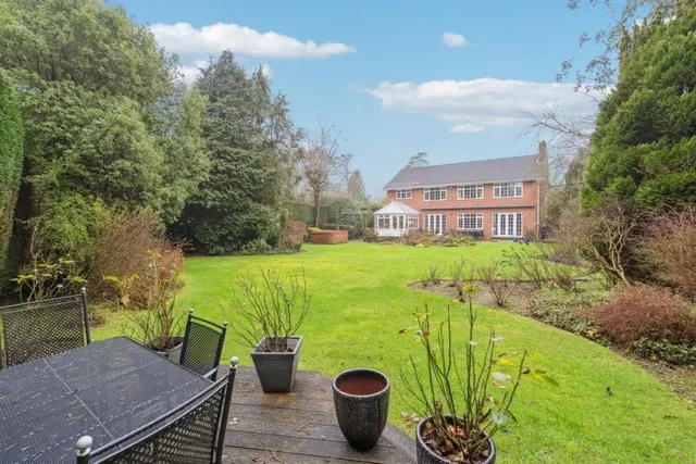 Manor Close, Penn, HP10, photo 3