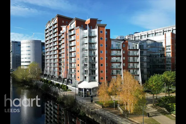 Whitehall Quay, Leeds, LS1, photo 1