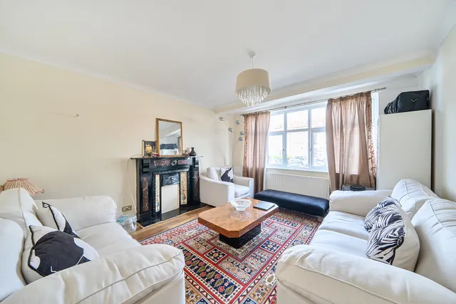 Chapman Crescent, Harrow, HA3, photo 2