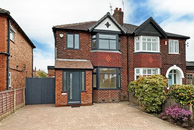 Stockport Road, Timperley, Cheshire WA15 7SR, photo 1