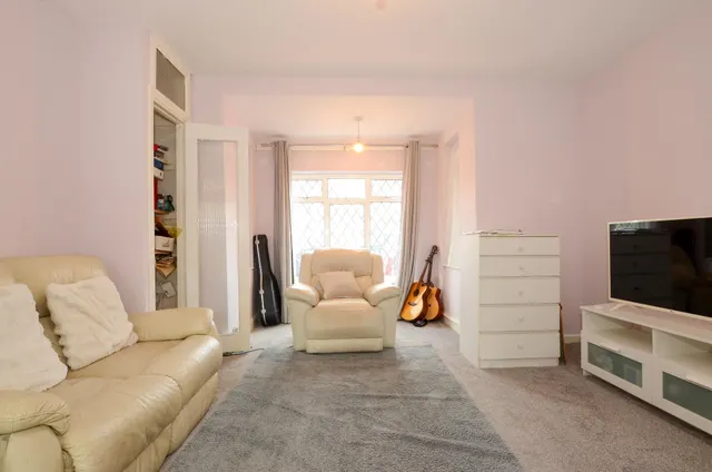Christchurch Gardens, Harrow, HA3, photo 3