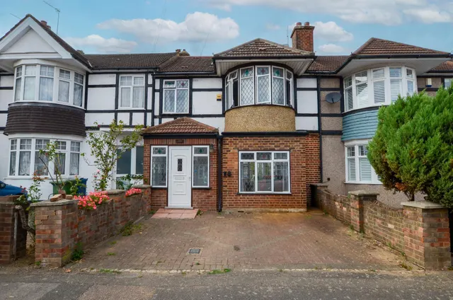 Christchurch Gardens, Harrow, HA3, photo 1