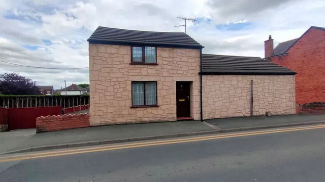 High Street, Johnstown, Wrexham, LL14, photo 1
