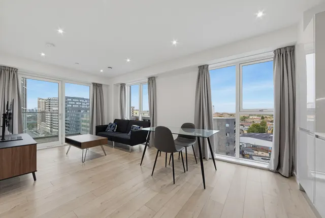2 bedroom flat, Effra Gardens, London, E16