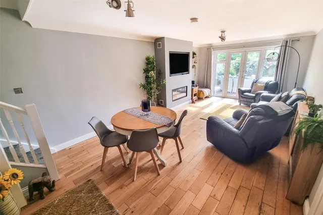 Photo 3 — White Lane, Ash Green, Guildford, Surrey, GU12 6HN