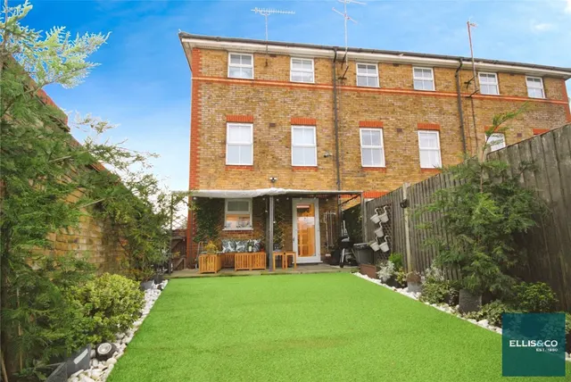 Compton Close, Golders Green, NW11, photo 3