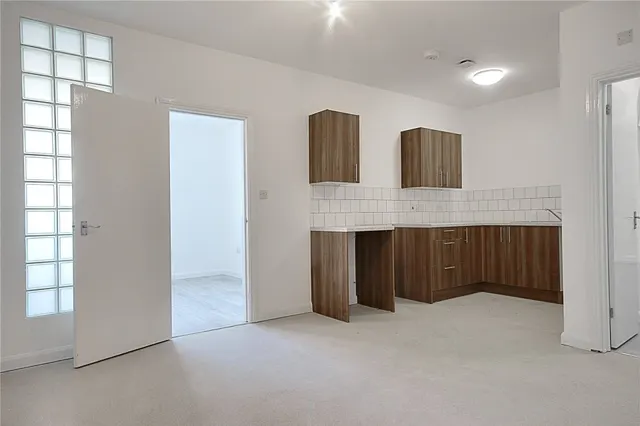 Crown Road, Enfield, photo 1