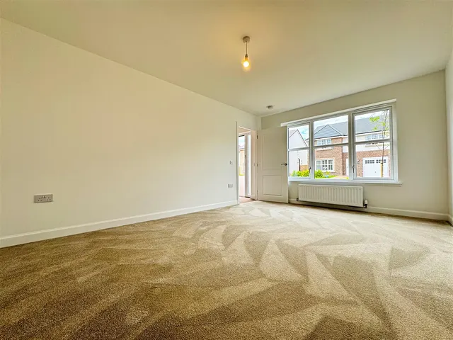 Photo 3 — Brackenhill Crescent, Hamilton, ML3 8RT