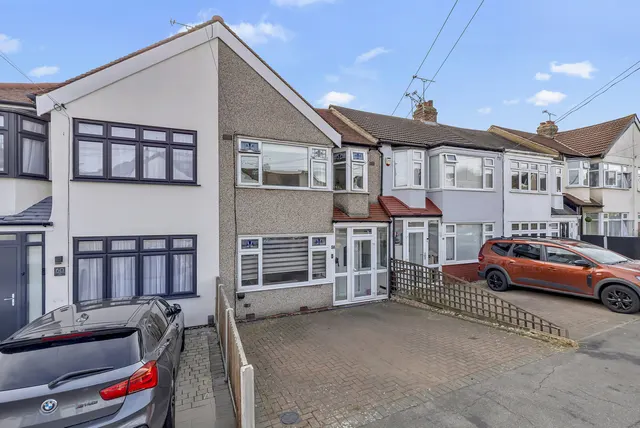 The Drive, Collier Row, Romford, RM5 3TR, photo 1
