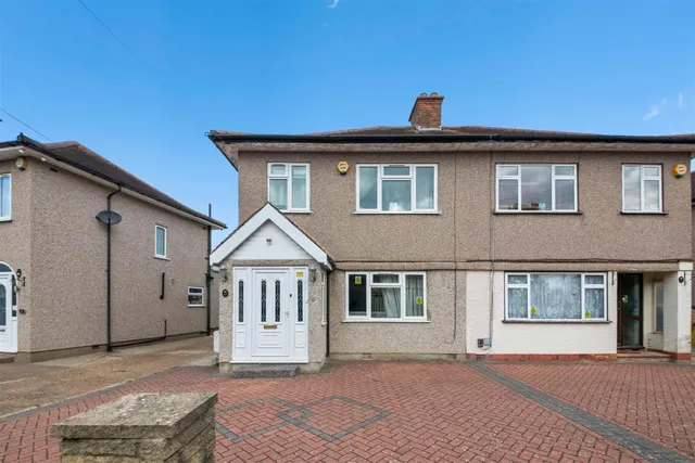 Adelphi Crescent, Hayes, photo 1