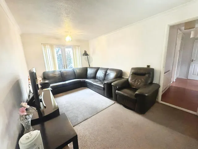 Derwood Grove, Werrington, PE4, photo 3