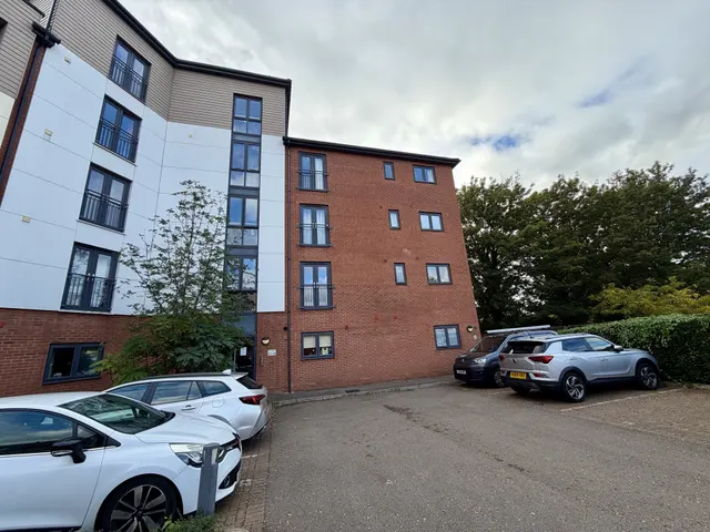 Railway View, Kettering, NN16, photo 1
