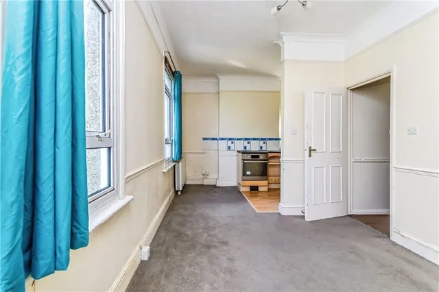 Photo 2 — Avondale Road, South Croydon, CR2