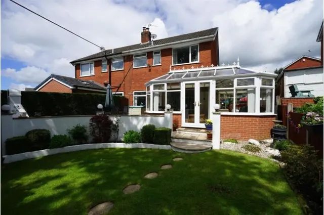 Douglas Avenue, Horwich, Bolton, photo 1