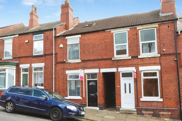 Albion Road, Clifton, Rotherham, photo 1