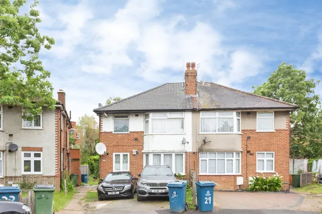 Methuen Close, Edgware, photo 1