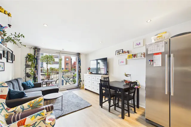 Southwell Park Road, Camberley, GU15, photo 2