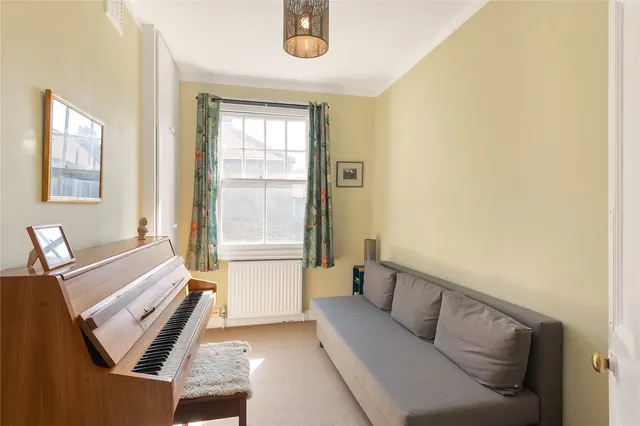 Photo 3 — Cyril Mansions, Prince Of Wales Drive, London, SW11