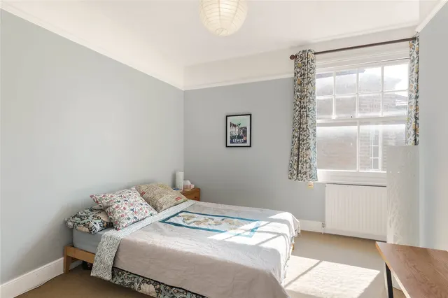 Photo 2 — Cyril Mansions, Prince Of Wales Drive, London, SW11