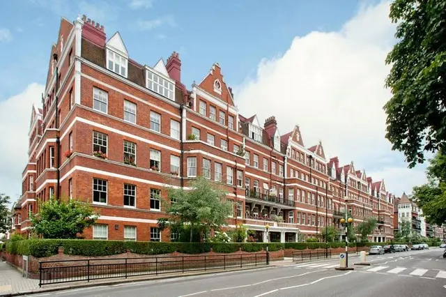 Cyril Mansions, Prince Of Wales Drive, London, SW11, photo 1