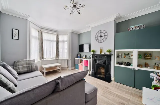 Photo 2 — Biddulph Road, South Croydon CR2 6QA