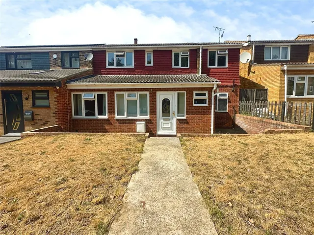 Julius Gardens, Luton, Bedfordshire, LU3, photo 1