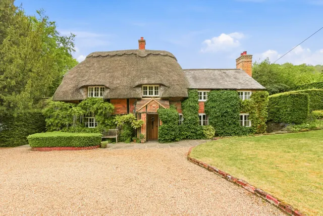 Missenden Road, Butlers Cross, photo 3