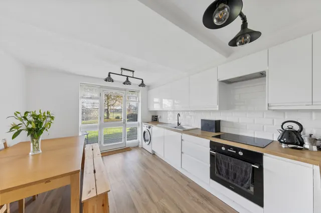 Photo 3 — Newsholme Close, Culcheth, Warrington, WA3 5DE