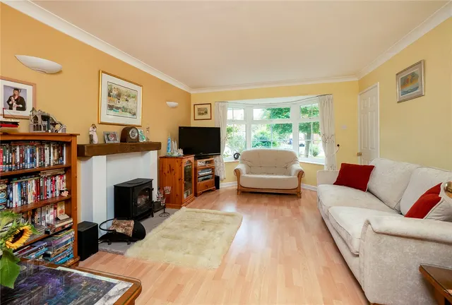 Photo 3 — Lincoln Close, Wellesbourne, Warwick, Warwickshire, CV35
