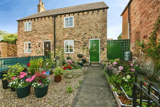 Mount Pleasant, Alford, photo 1