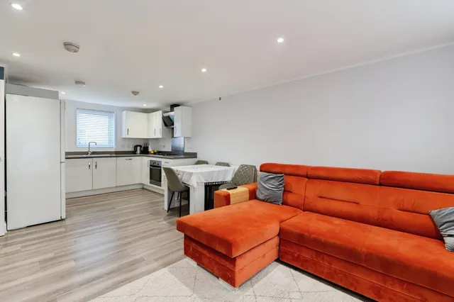 Photo 3 — Chase Way, Grays, Essex, RM20