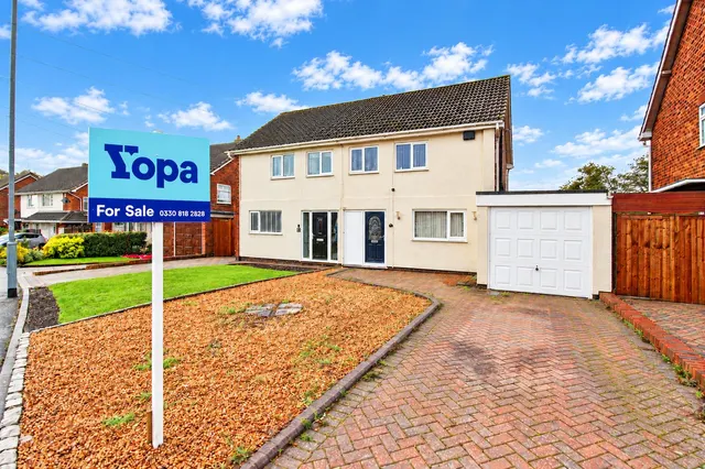 Claremont Road, Tamworth, B79, photo 1