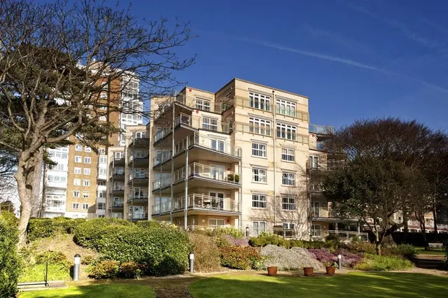 West Cliff Road, Bournemouth, BH2, photo 1