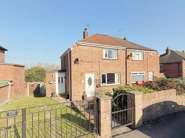Standale Avenue, Pudsey, photo 1