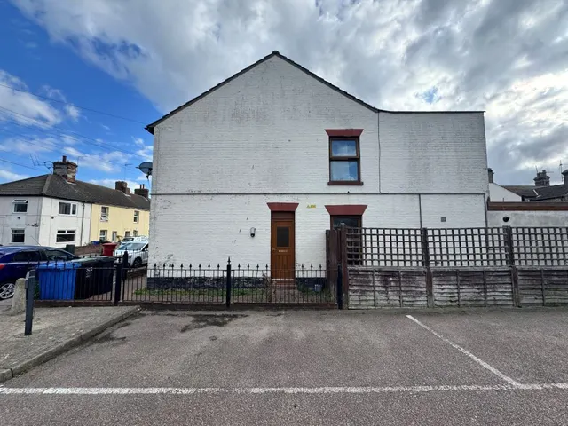Trafalgar Street, Lowestoft, photo 1