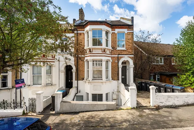 3 bedroom flat — Troy Road, Crystal Palace, SE19