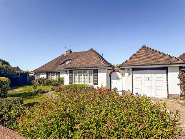 Ruston Park, Rustington, photo 1