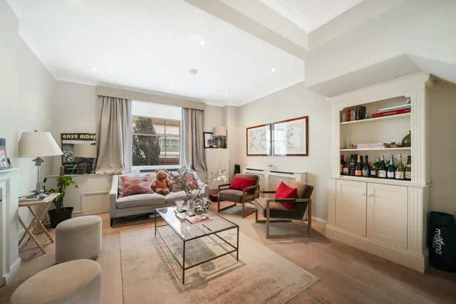 Fulham Road, London, SW10, photo 1