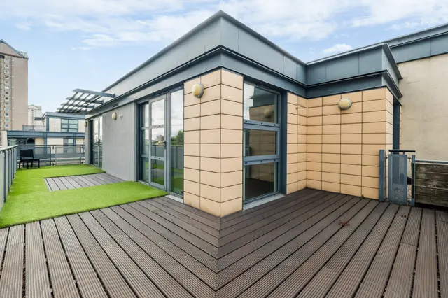 2 bedroom flat — Manilla Street, London, E14