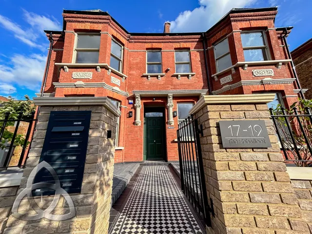 Ebbsfleet Road, London, NW2, photo 3