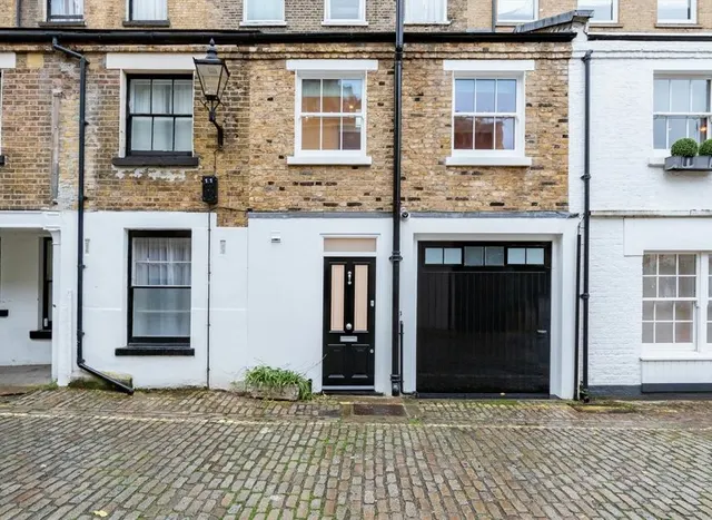 Lancaster Mews, Hyde Park, W2, photo 1