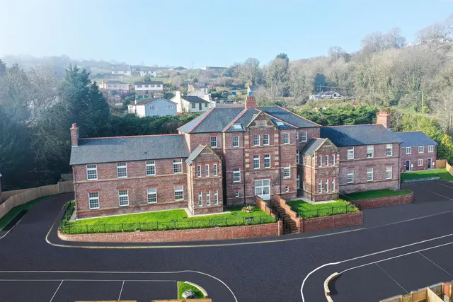 Holywell Manor,, Old Chester Road, Holywell, CH8 7SG, photo 1