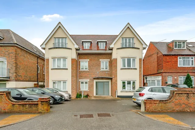 Ladbroke Road, Redhill, RH1, photo 1