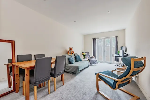 Ladbroke Road, Redhill, RH1, photo 2