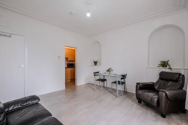 Photo 2 — Claremont Place, Aberdeen