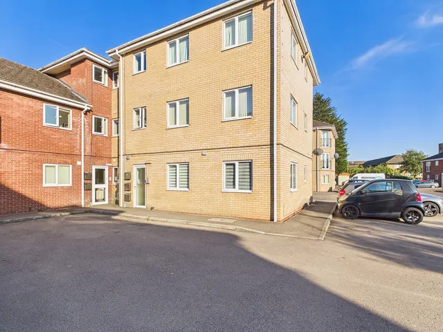 Langdale Grove, Corby, NN17, photo 1