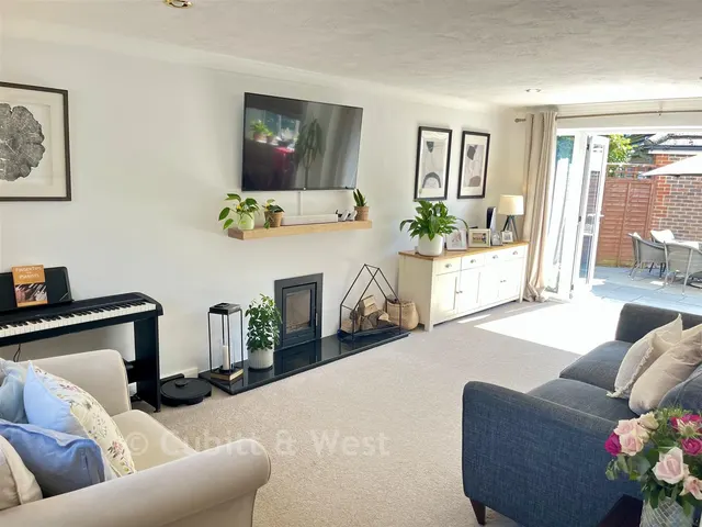 Brookside, Ashington, RH20, photo 3