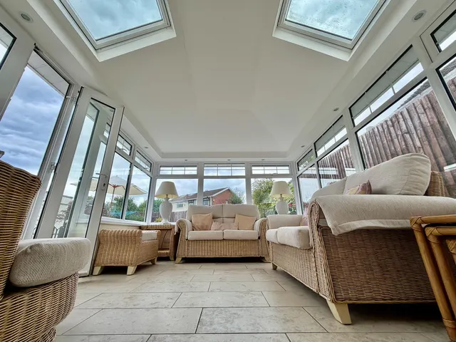 Hawthorn Drive, Pontllanfraith, NP12, photo 3