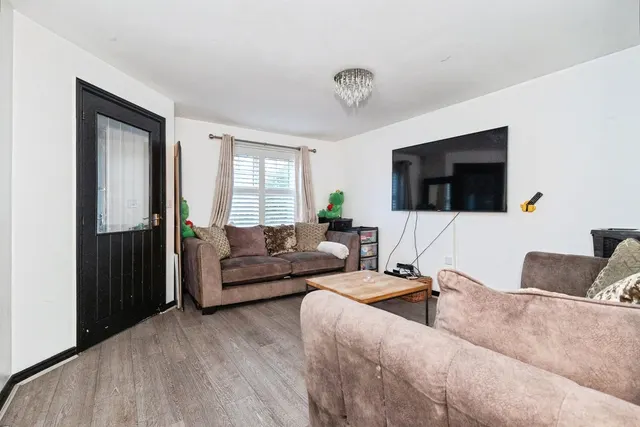Photo 3 — Horse Chestnut Drive, Manchester, Greater Manchester, M9